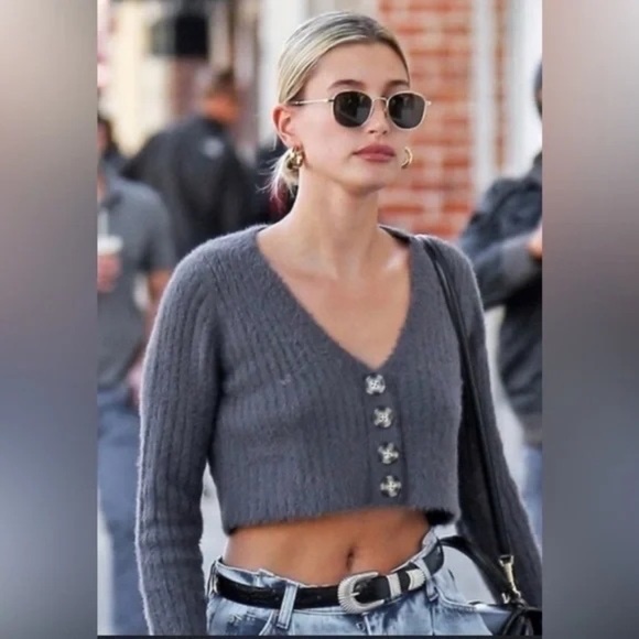 Urban Outfitters Rochelle Fuzzy Cropped Cardigan Gray - Picture 8 of 8